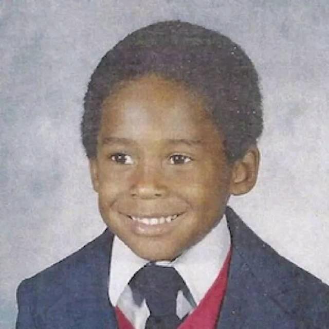 睡醒直接一个超级无敌螺旋大屁崩飞自己🤯