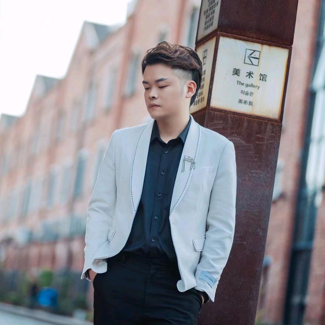 DW造型疯子美发工作室官方号