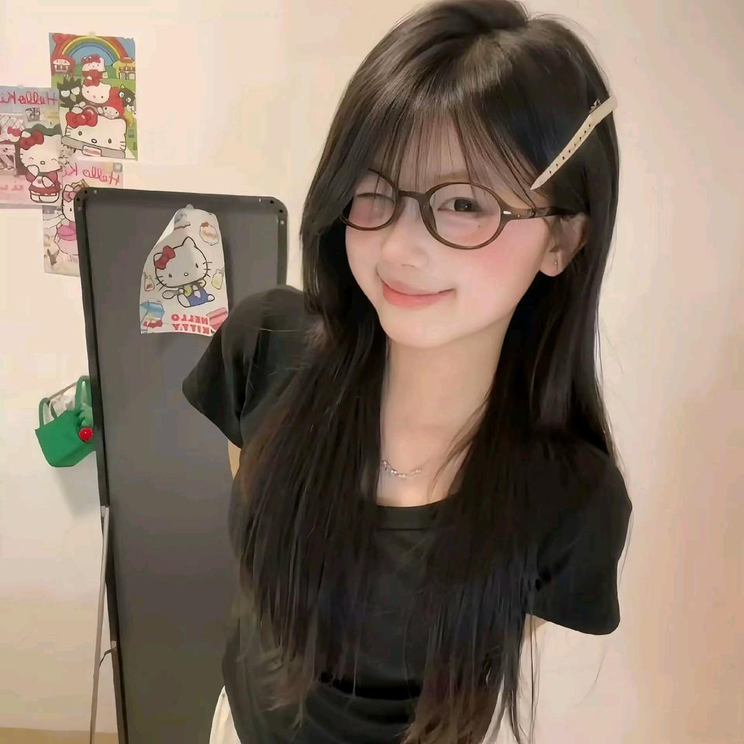 别捏我小脸ˡᵃ