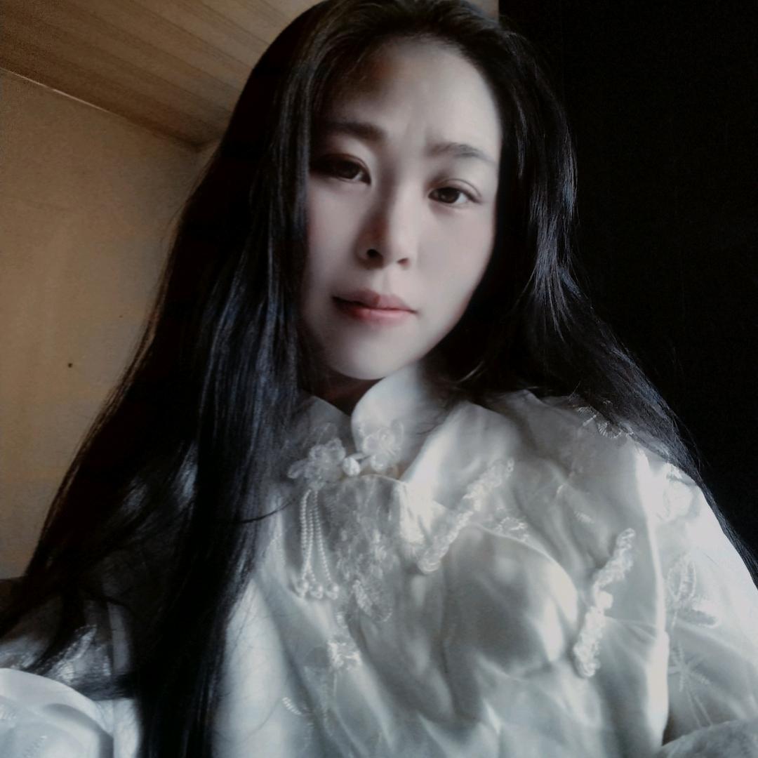 爱哭的阿玉