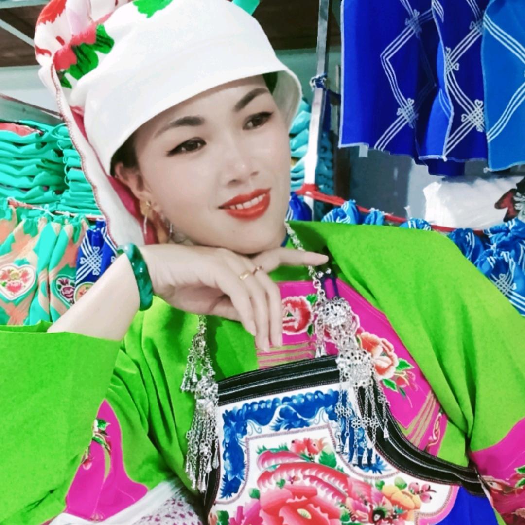 广南宇润民族服装