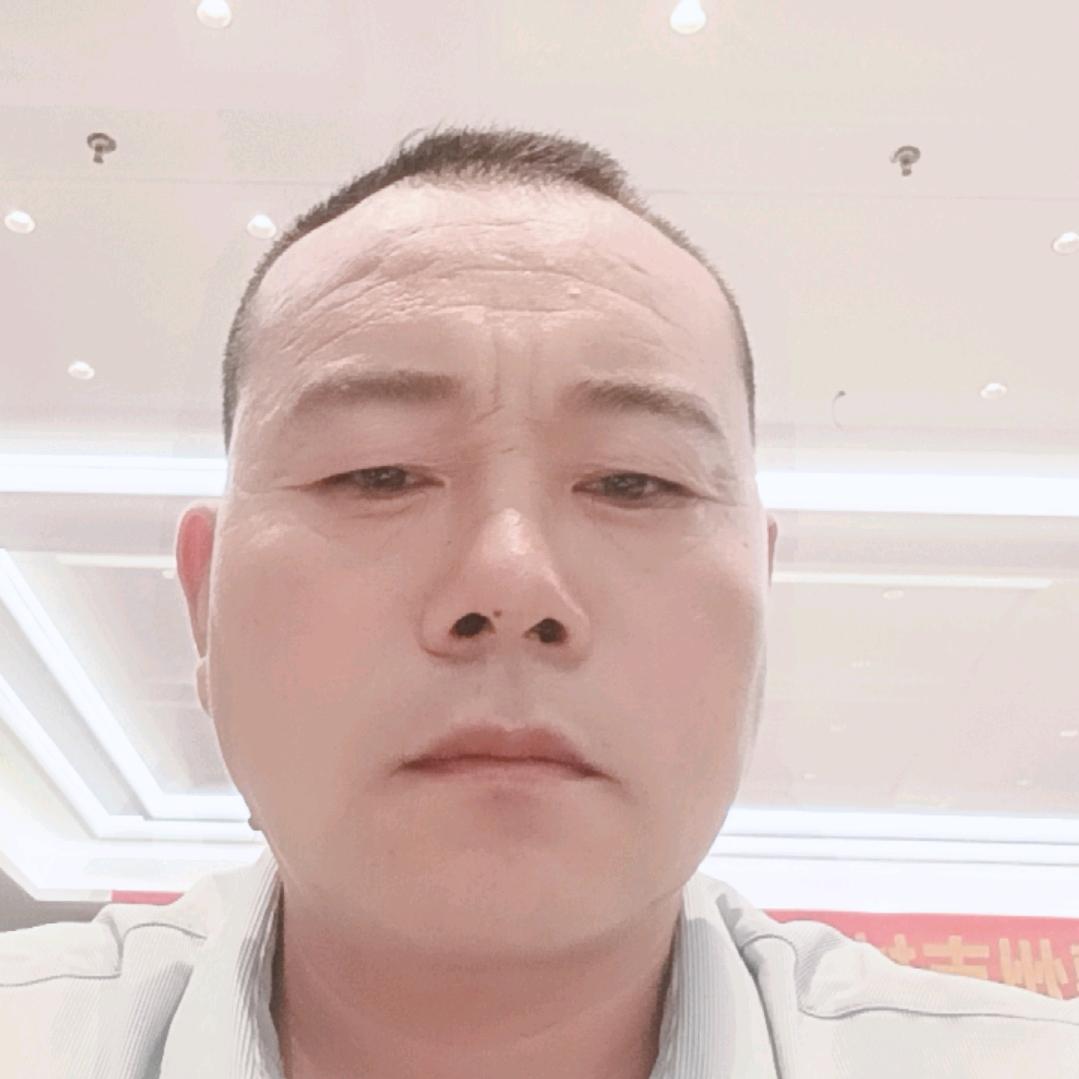 70后，服务员