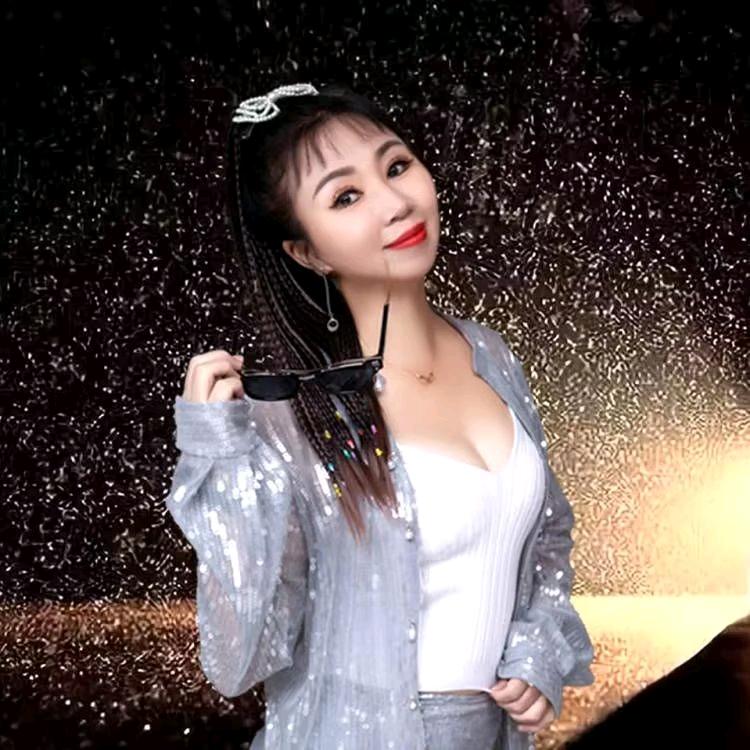 歌手媚儿菲菲