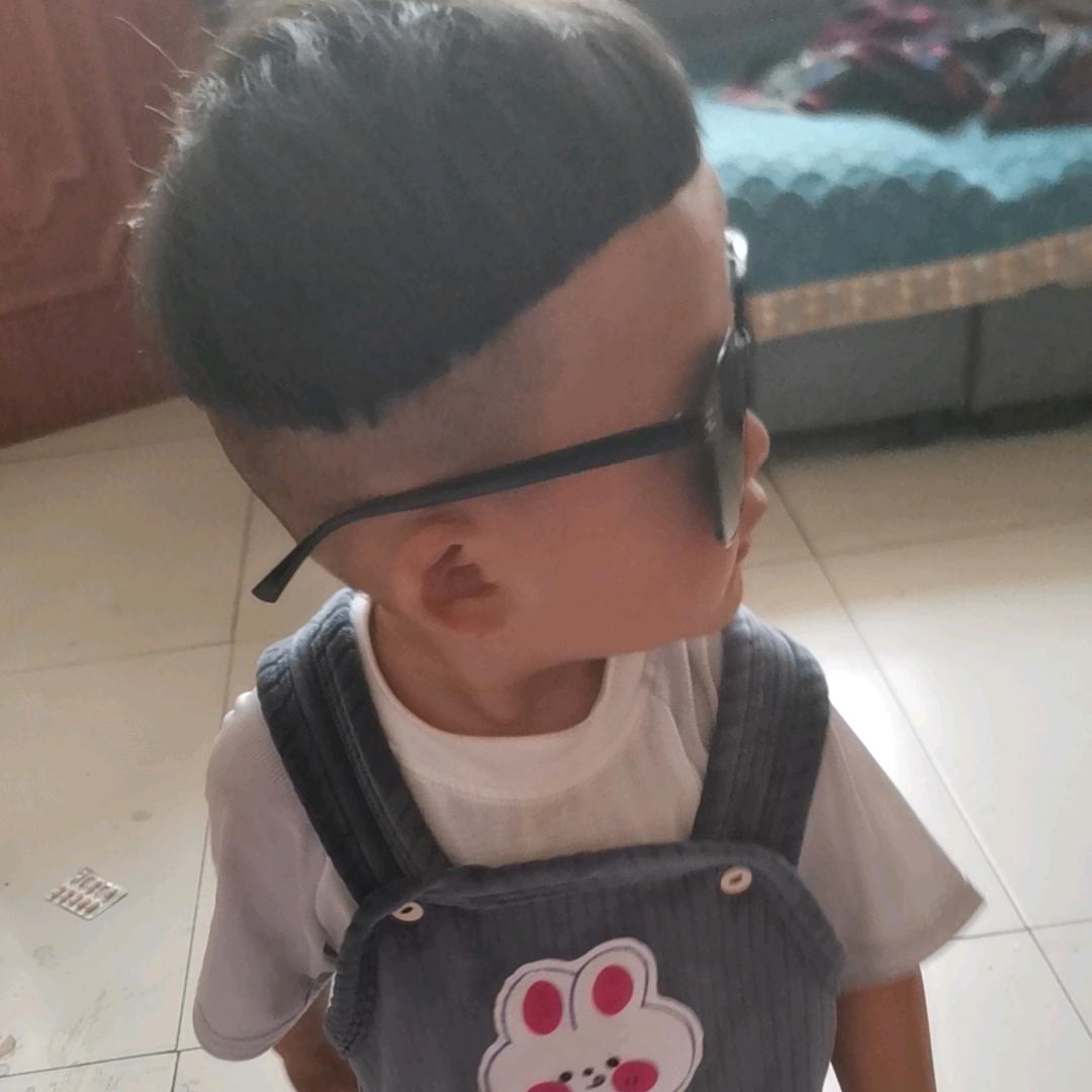 肥乡小辉（家有三百万）