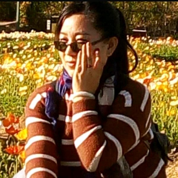 英子