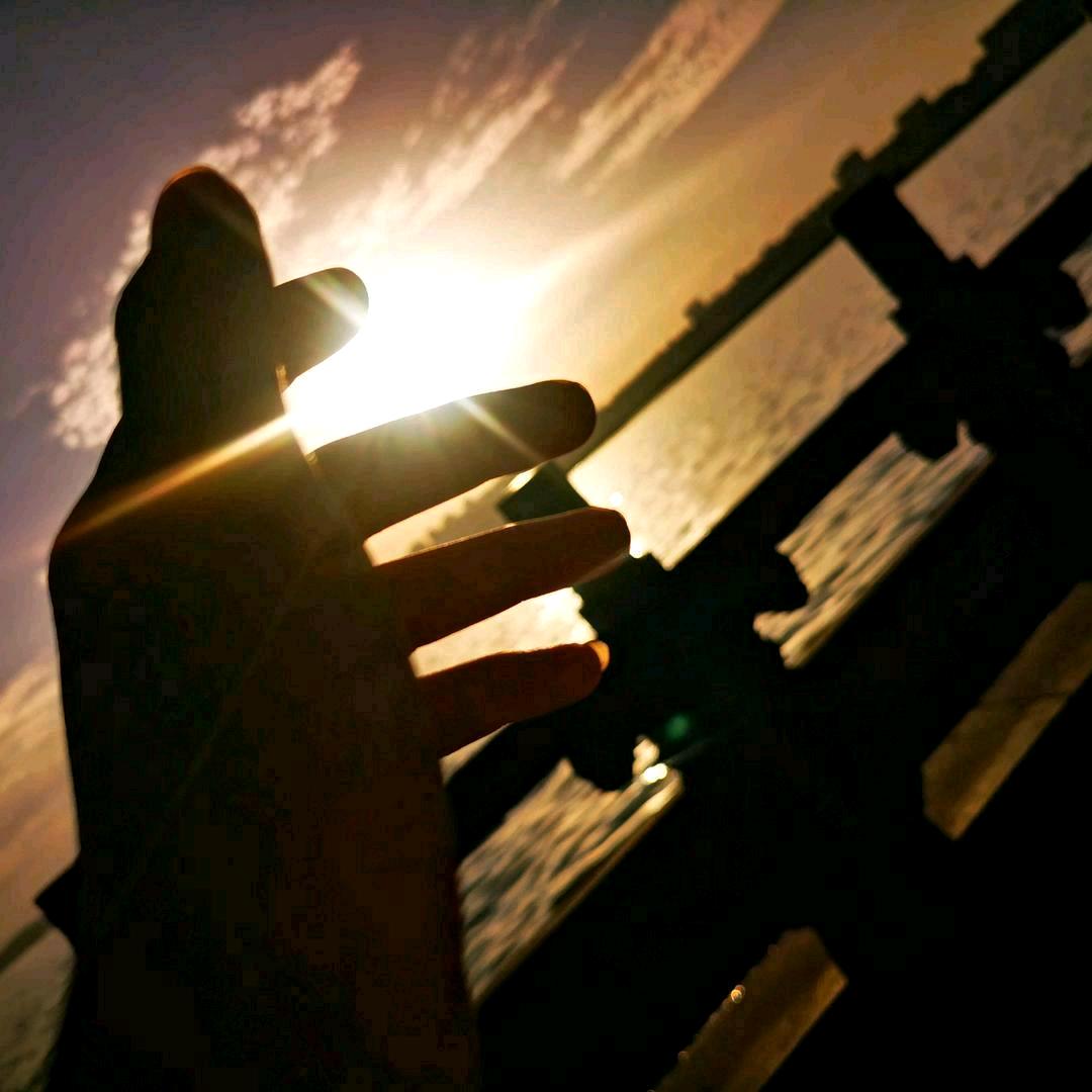 不美不萌不倾城！