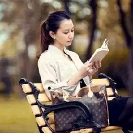 阿梅～爱吃鱼🐬