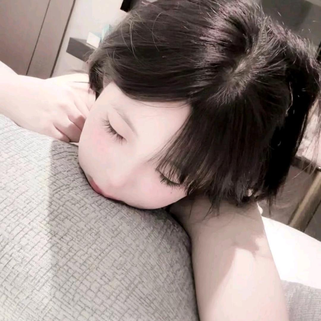 椿知雾.