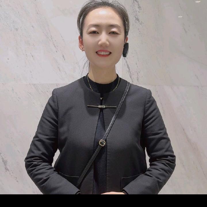 济源吉融国际步森男装小翠