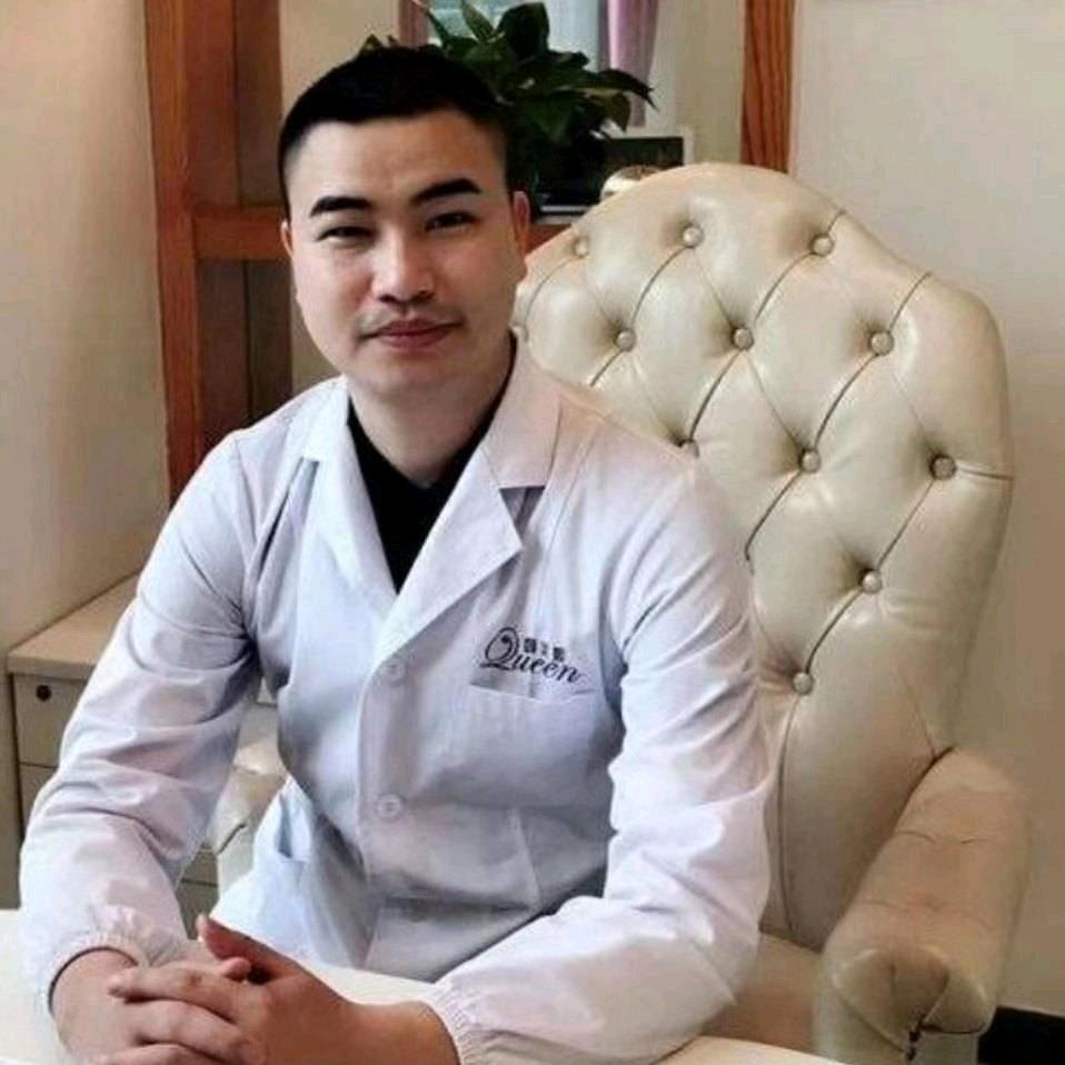 去眼袋川字纹肖老师