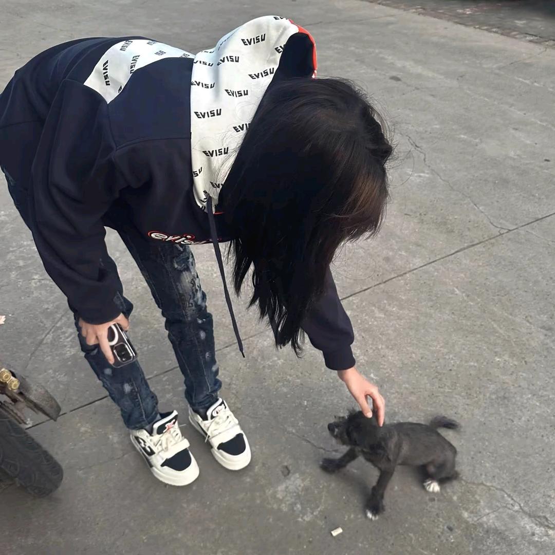 与世同悲