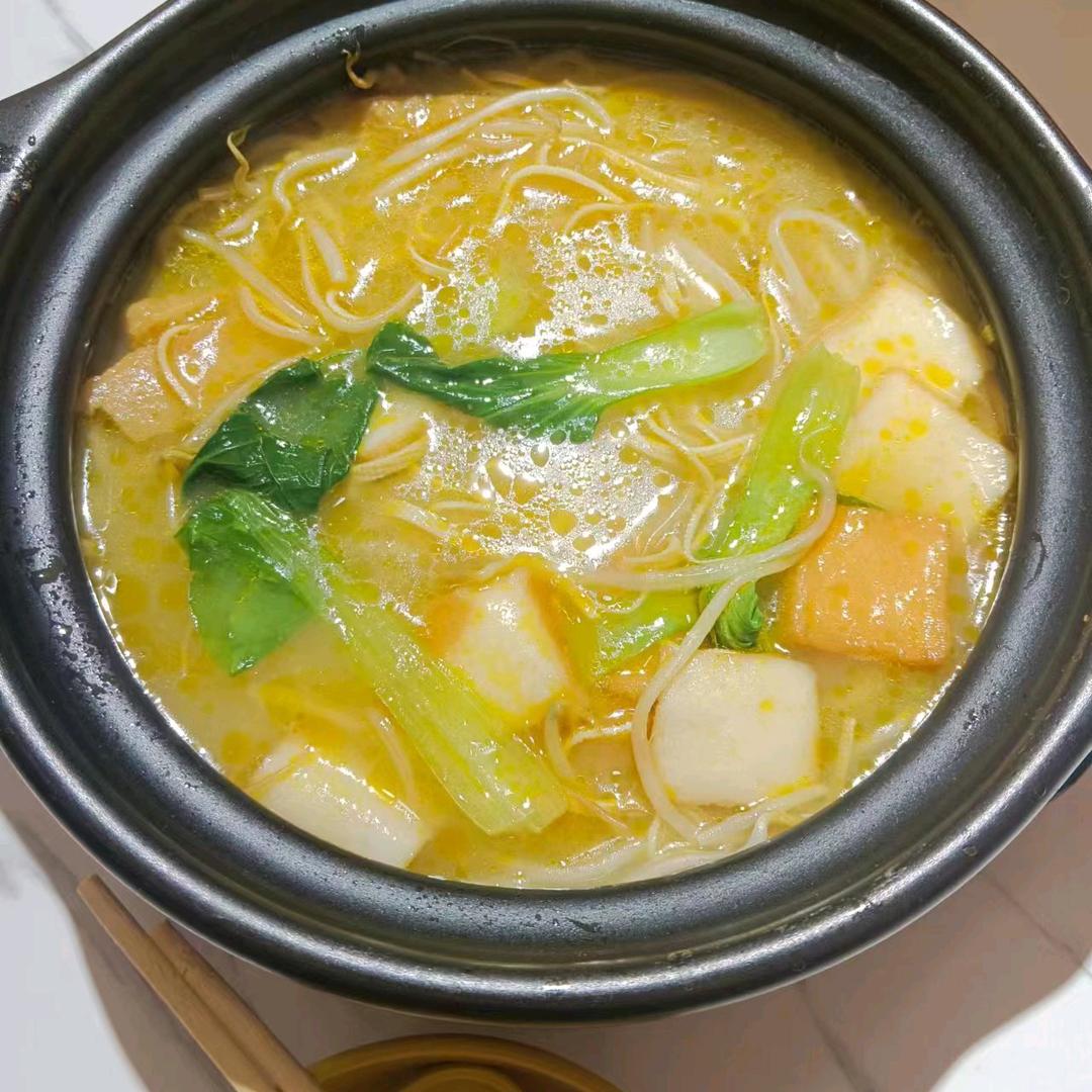 正宗过桥米线小哥