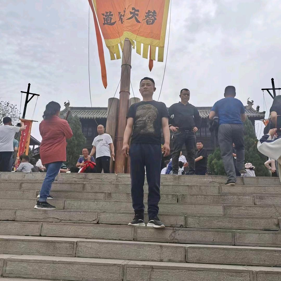 施主刘步