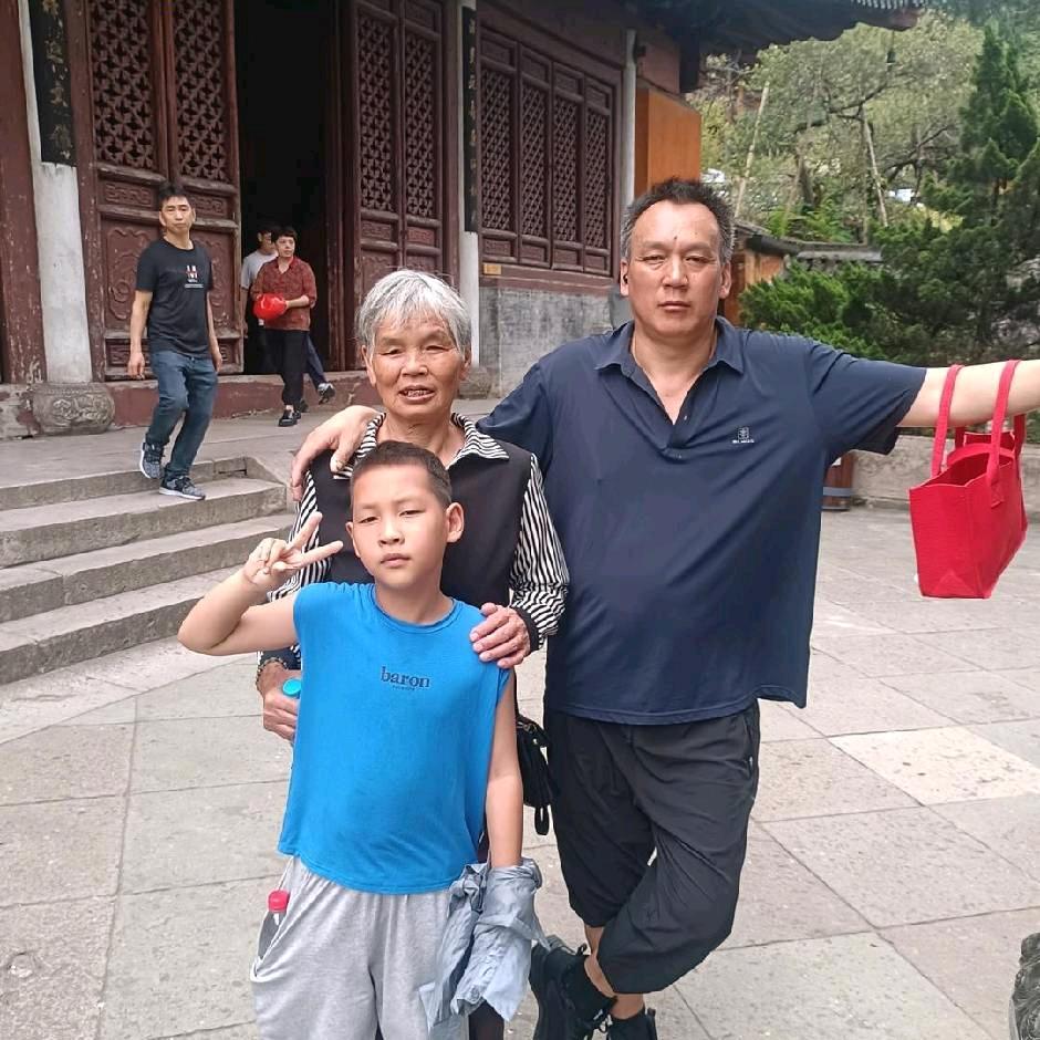 为了生活继续前行！锋哥