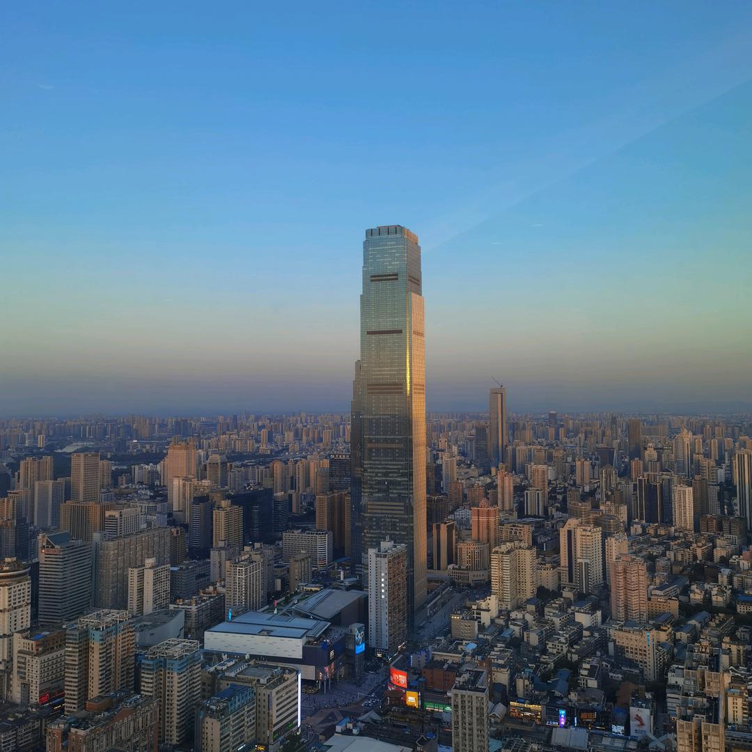 东边街头的杂货铺