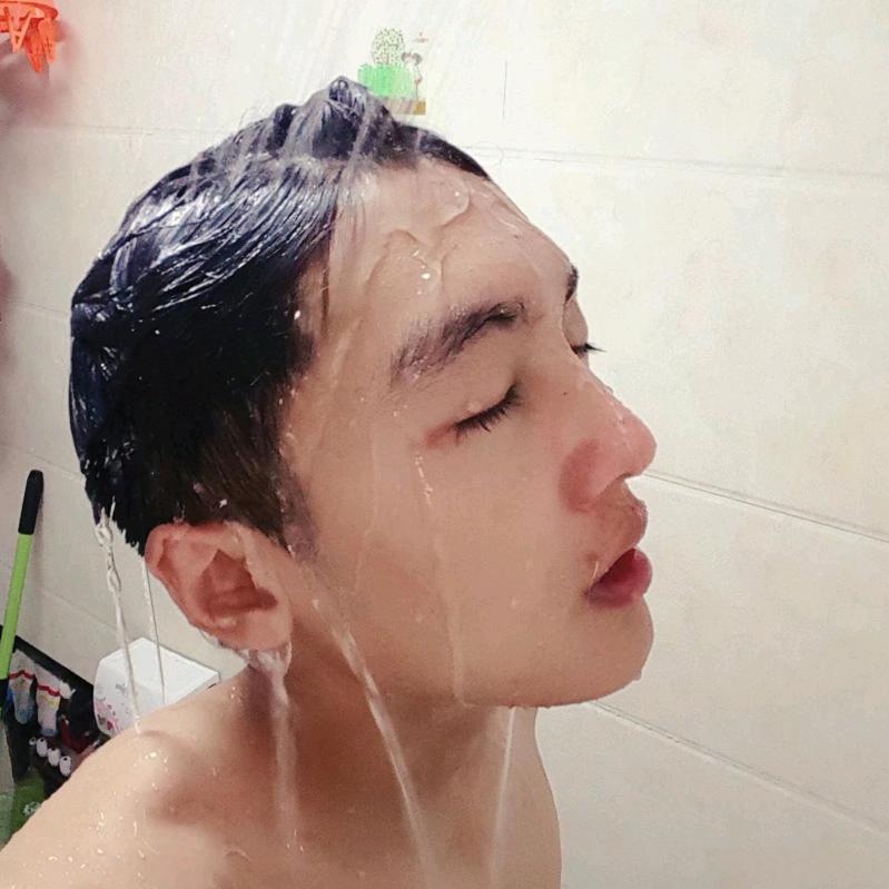 李威龙