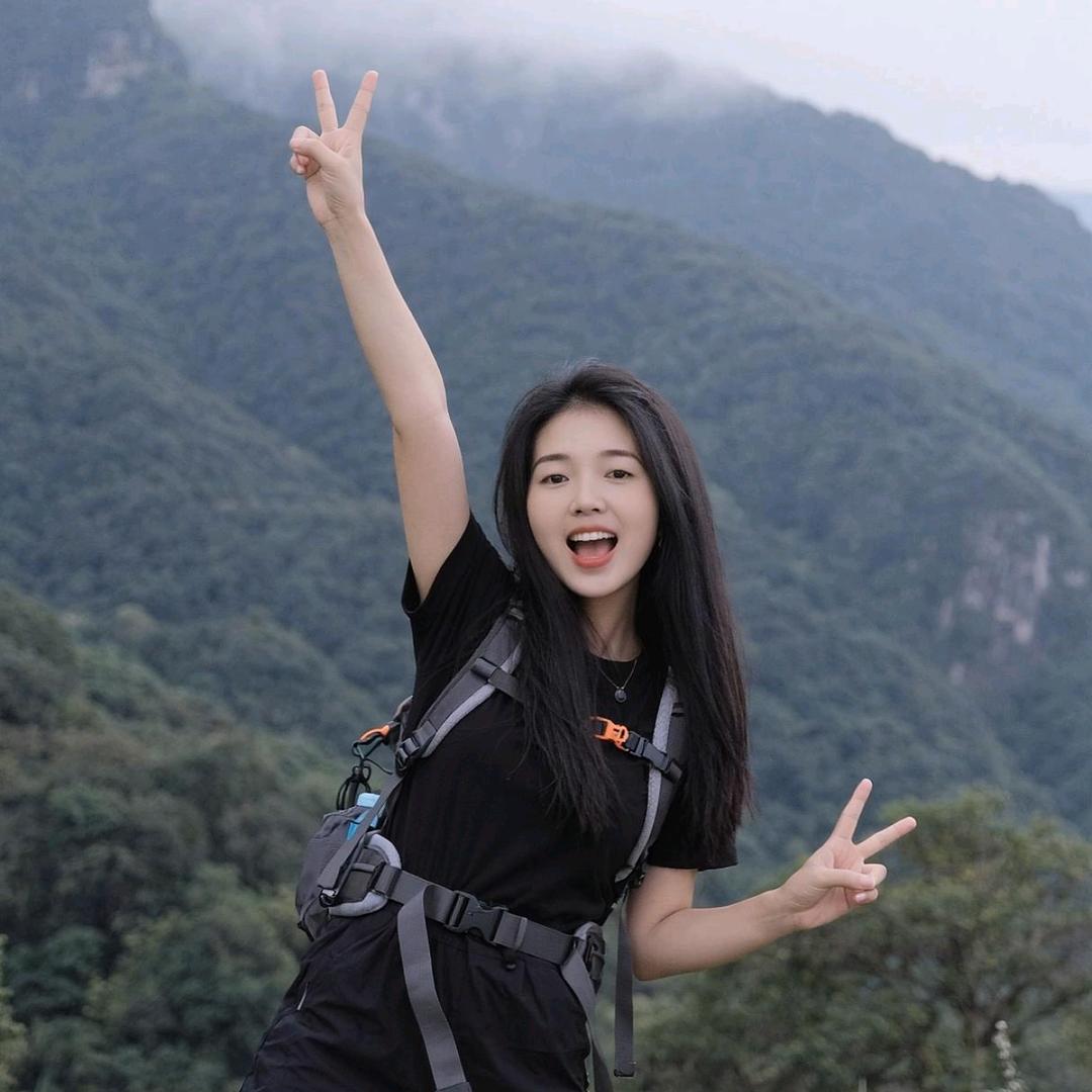 小  🤗 啊🤗英