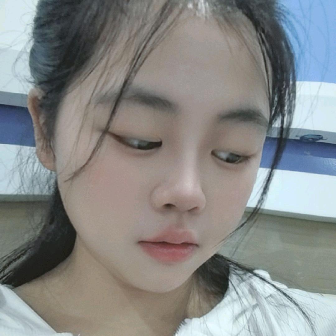月月超乖🍃