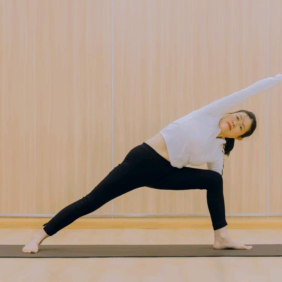 60岁种地瑜伽姐