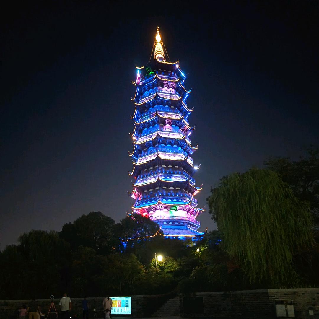 站在324省道边上等大车跳出来吓死他