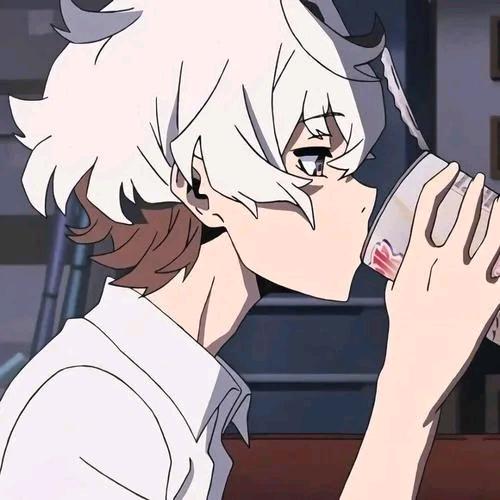 小小听（和平精英俱乐部 陪dd）