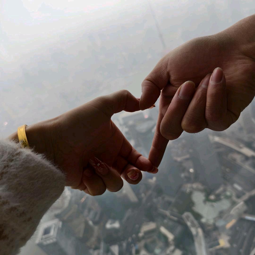 @婷婷不定时直播，关注我不迷路