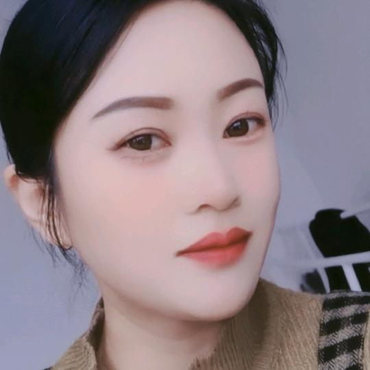小莓爱摆烂