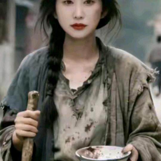 @人穷，衣服破！