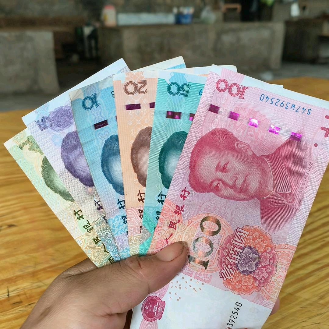 牛马同桌
