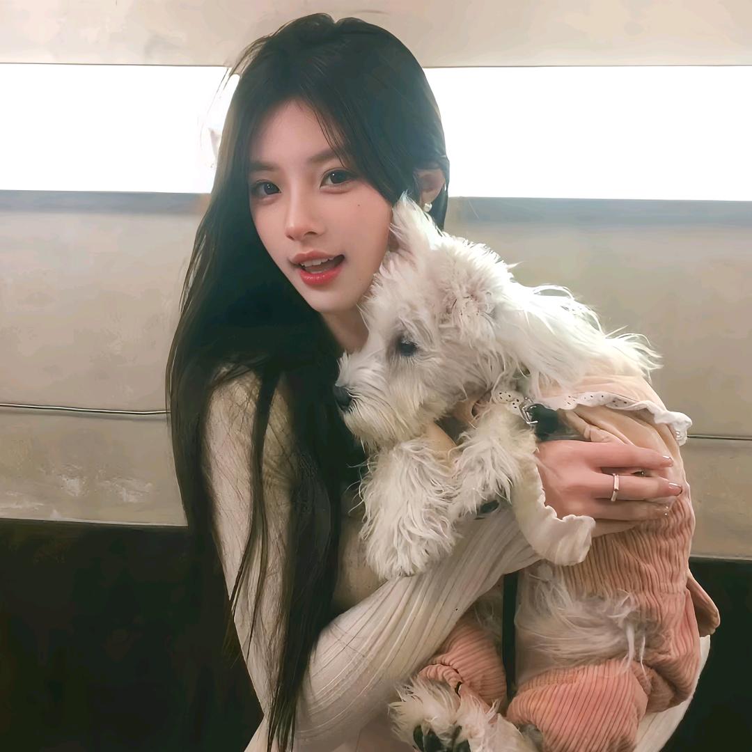 菡奕瑾^