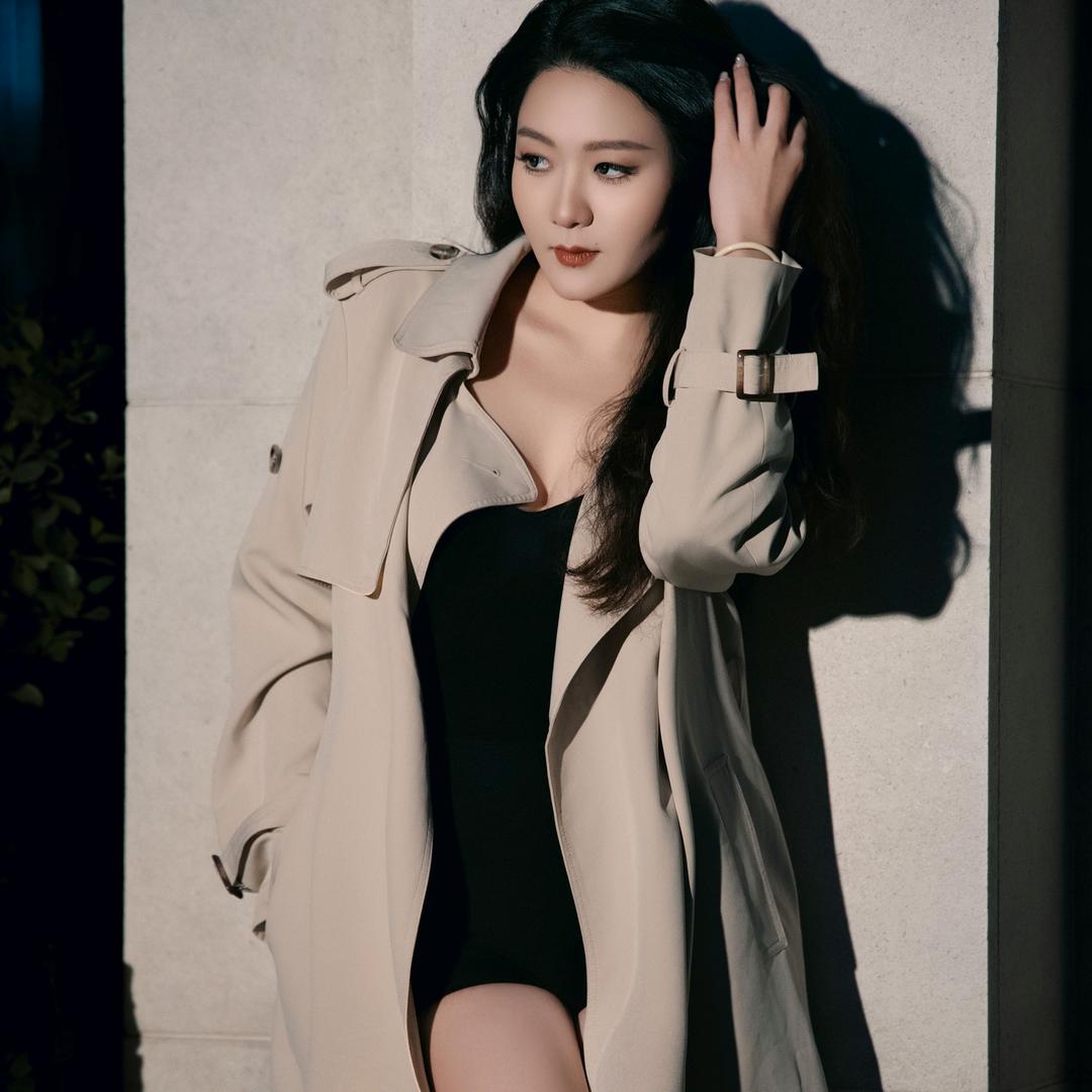 梁百希
