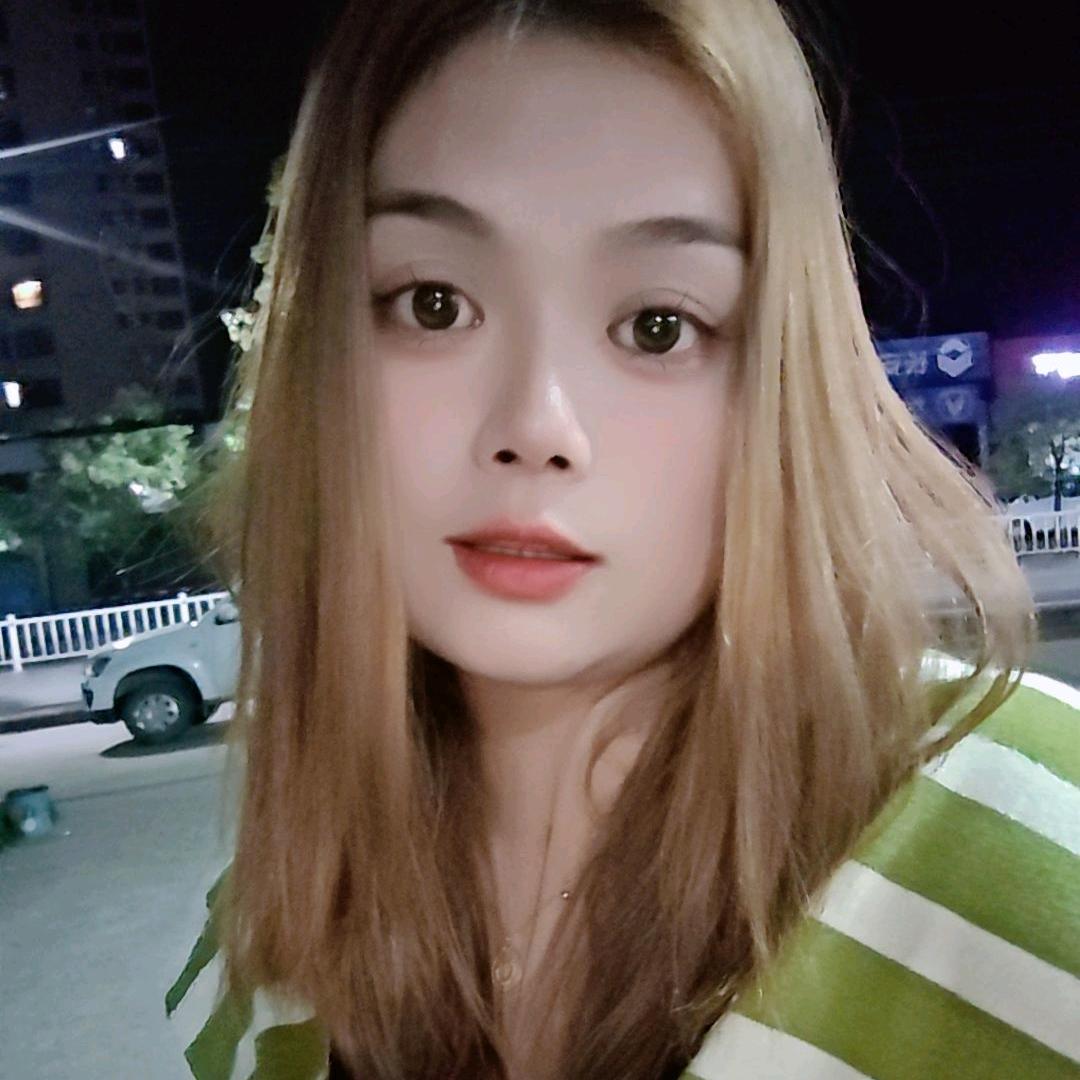 石材姑娘，小何