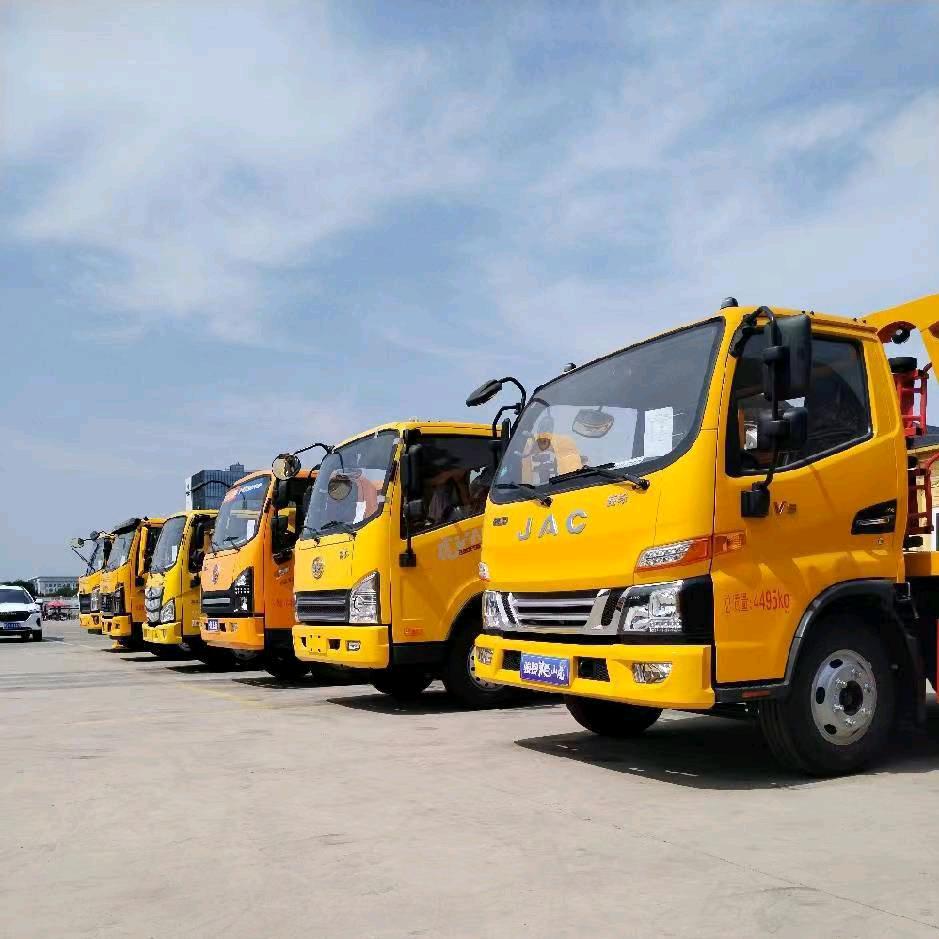 阿泽清障车拖车