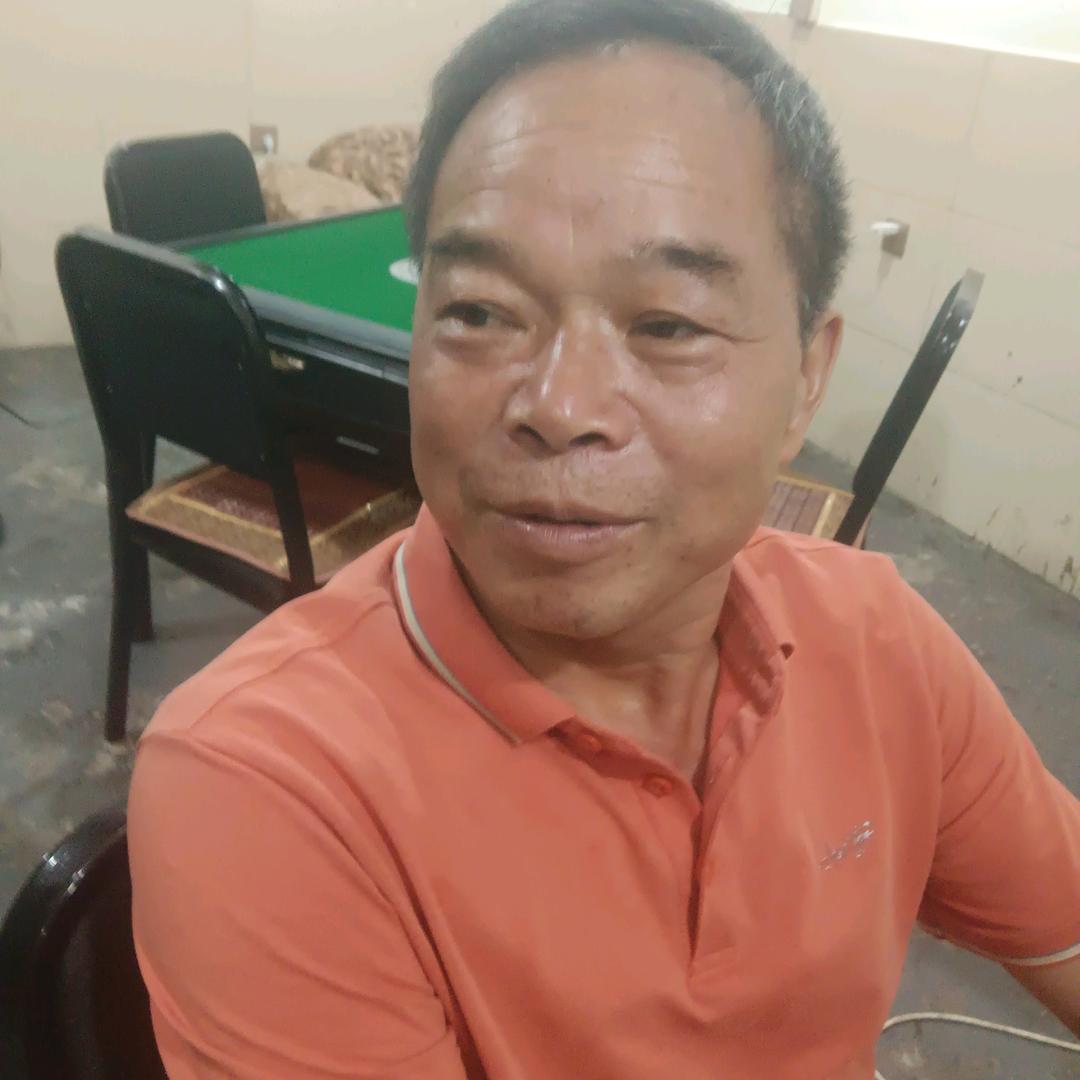 罗大厨:爱小妹;