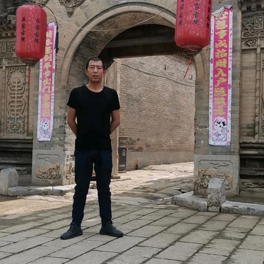 一杯酒，一杯茶%