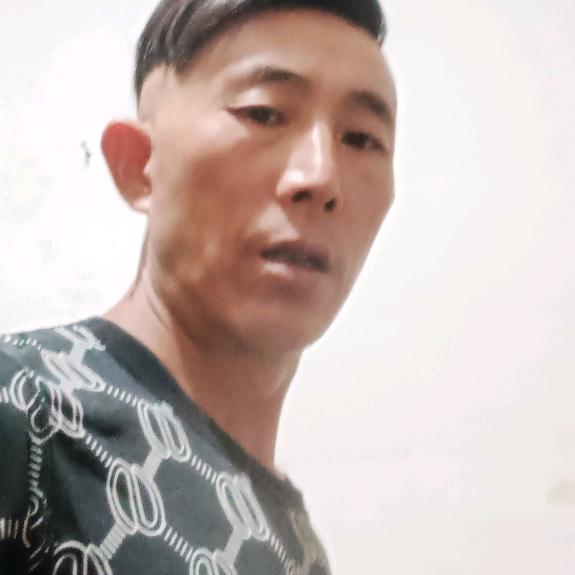 周建ૢ单身哥?