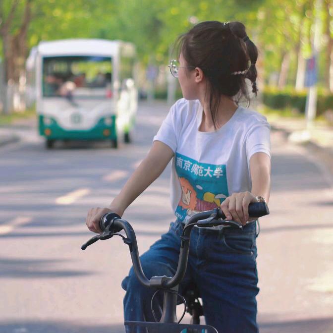 绾妤（Wǎn  Yú）