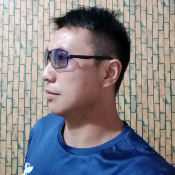 沈柏（卤香格）