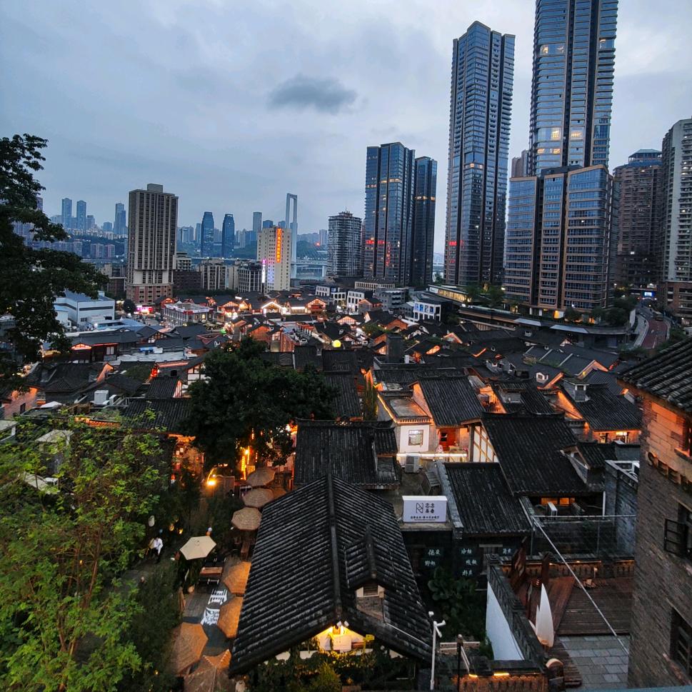 总在爱里心碎💔