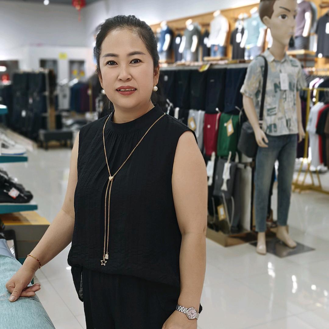 安广名汇商场洋姐