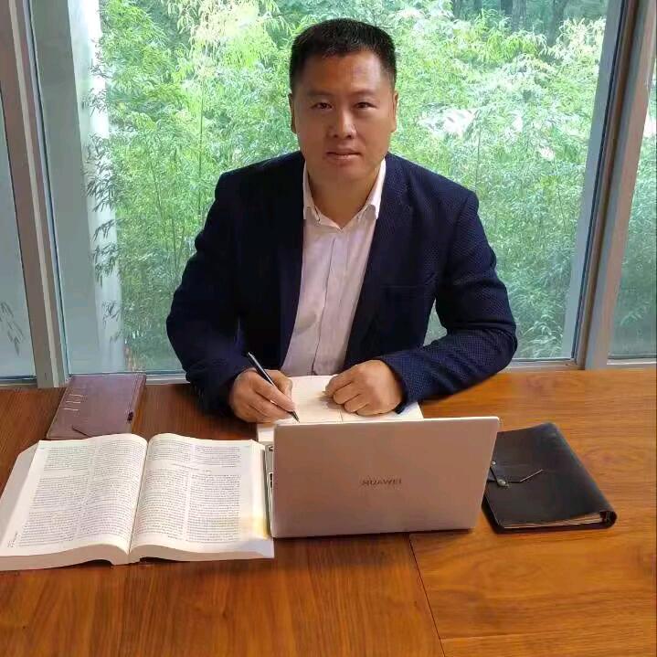 侯亣东