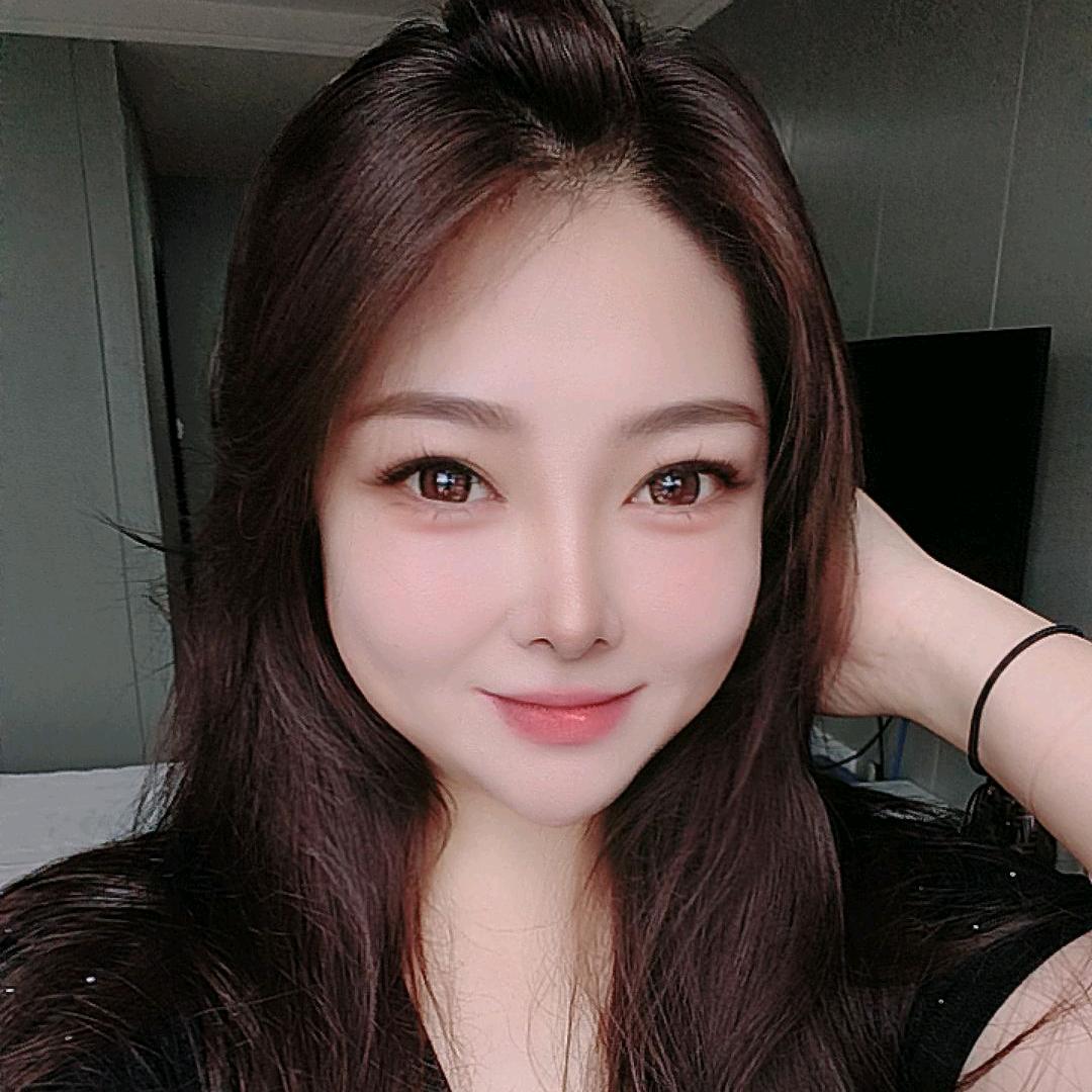 🌸Ms.诗诗🌸