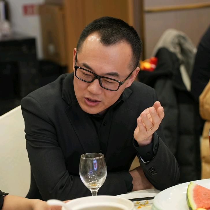 卢鹏 | 总知咨询