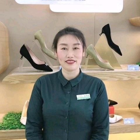 星期六品牌女鞋.青春配方驿站