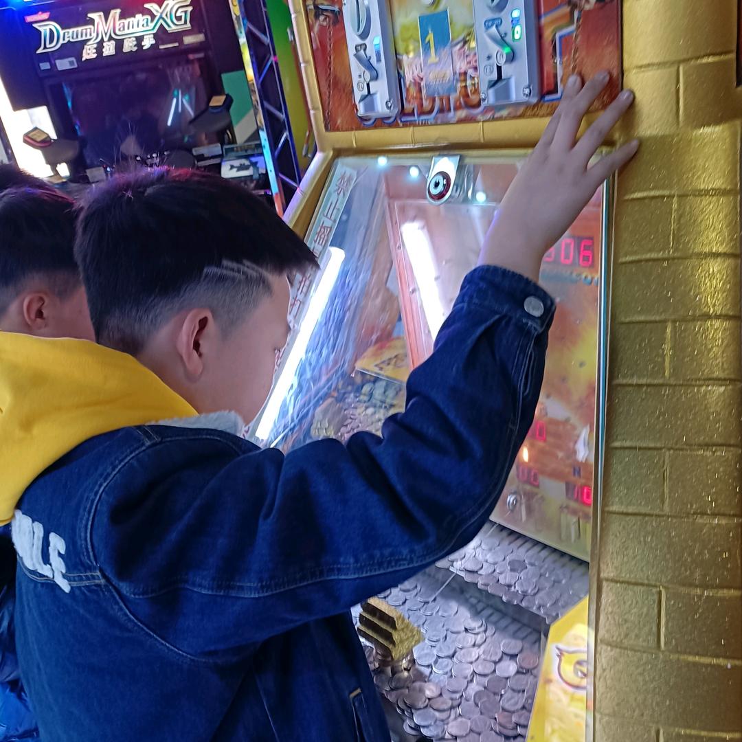 阿伟9527