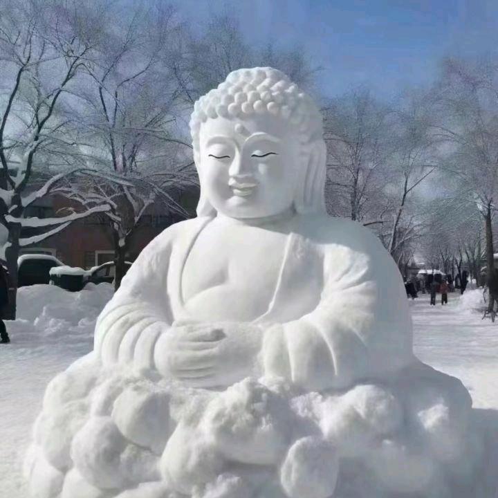前有巨大宝箱
