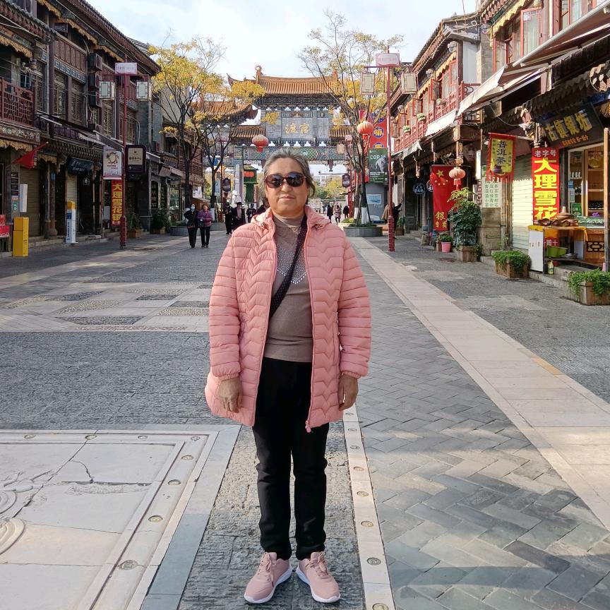 噜噜噜咯