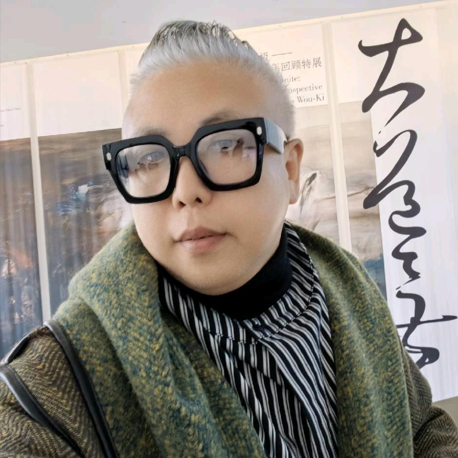 设计师辉哥