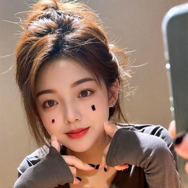 蒋李一欣鳞