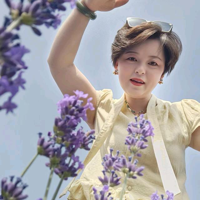鸿翔门业--隆慧珍